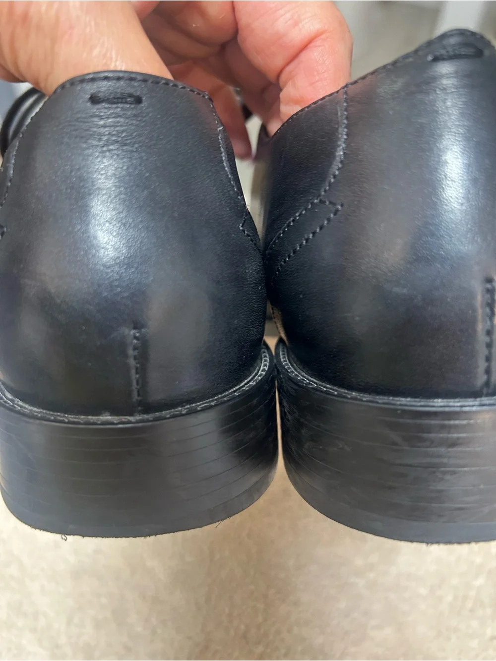 COLE HAAN HAWTHORNE smooth black leather  mens oxfords EUC size 10M little wear